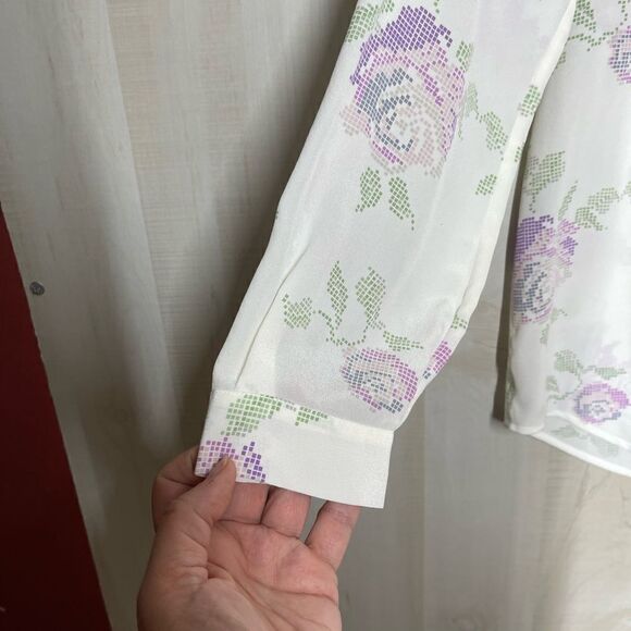 Joie white silk blouse with lavender purple flowers, long sleeve,‎ size XS - Picture 12 of 16